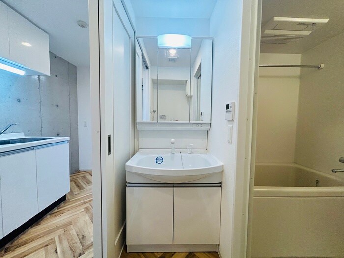 物件内観写真10　(洗濯機置場)