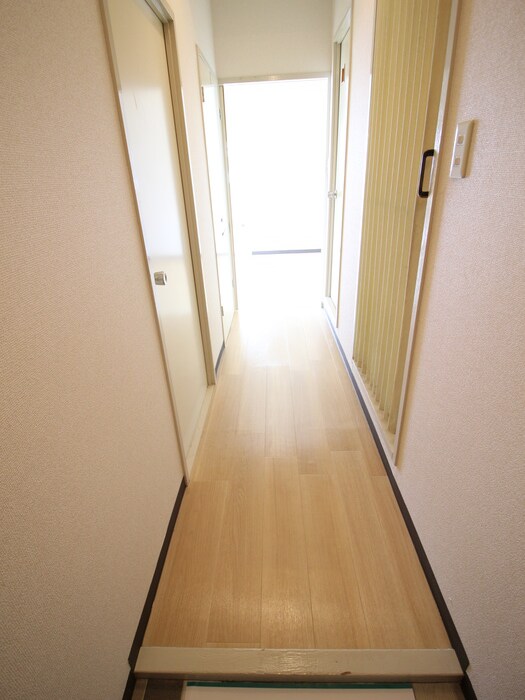 物件内観写真17　(廊下)