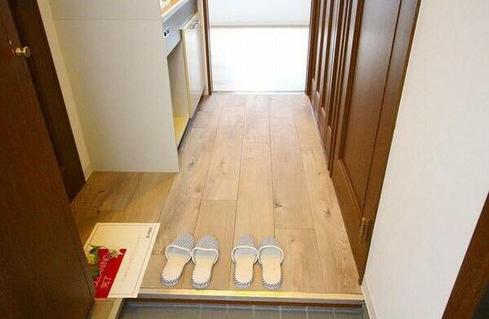 物件内観写真13　(玄関)