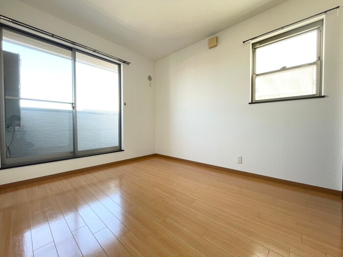 物件内観写真8　(居室)