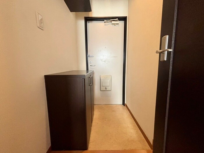 物件内観写真13　(玄関)