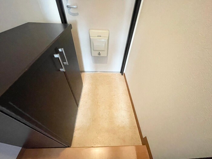 物件内観写真16　(玄関)