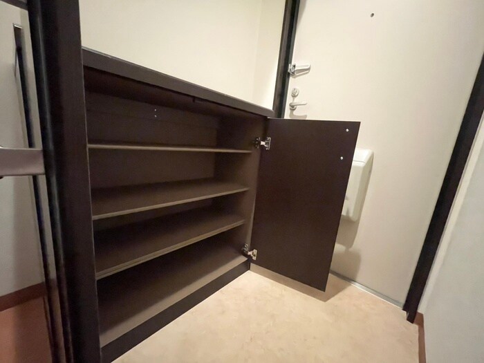 物件内観写真17　(玄関)