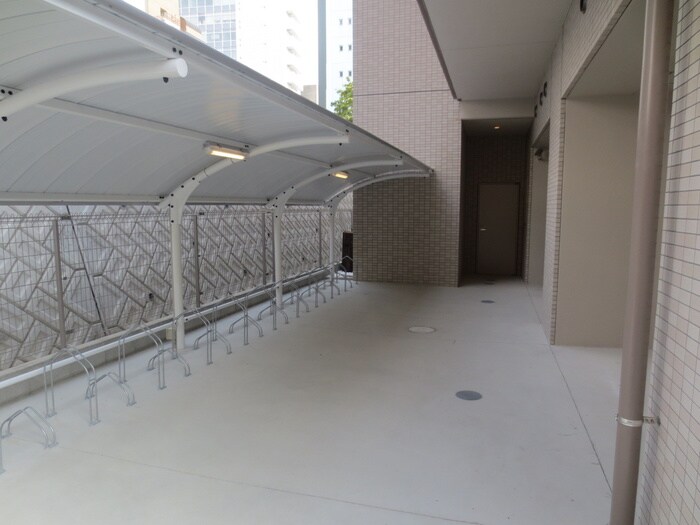 物件外観写真2　(駐輪場)