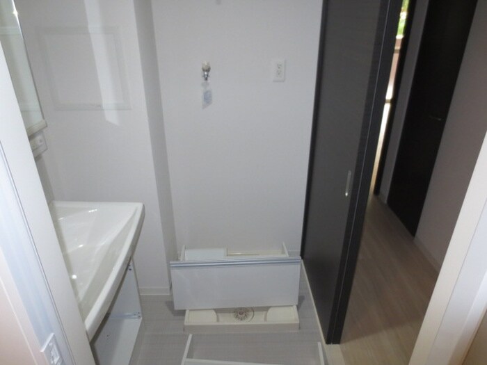 物件内観写真12　(洗濯機置場)