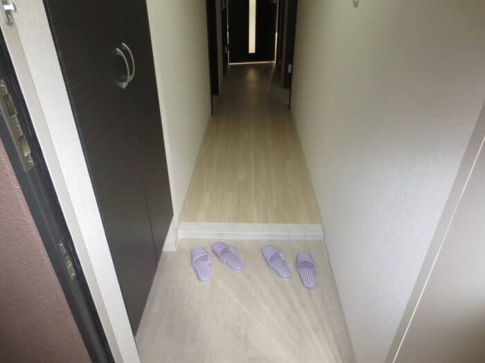 物件内観写真16　(玄関)