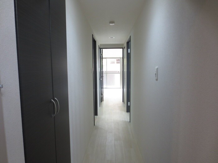 物件内観写真21　(廊下)