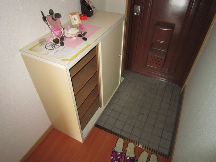 物件内観写真7　(玄関)