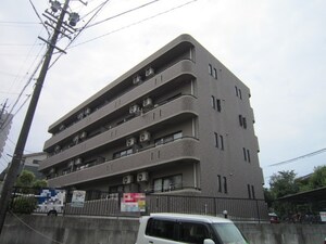 ア　モ　レ外観写真