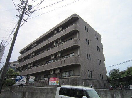 ア　モ　レ外観写真