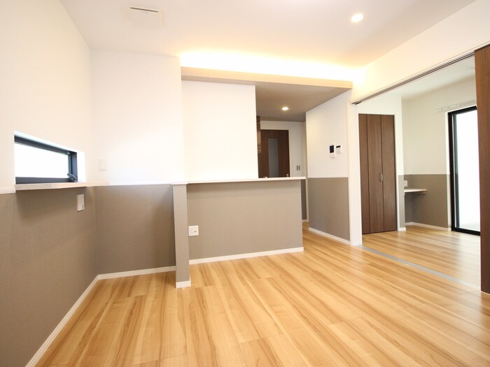 物件内観写真8　(居室)