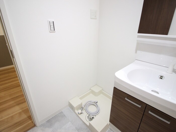 物件内観写真15　(洗濯機置場)