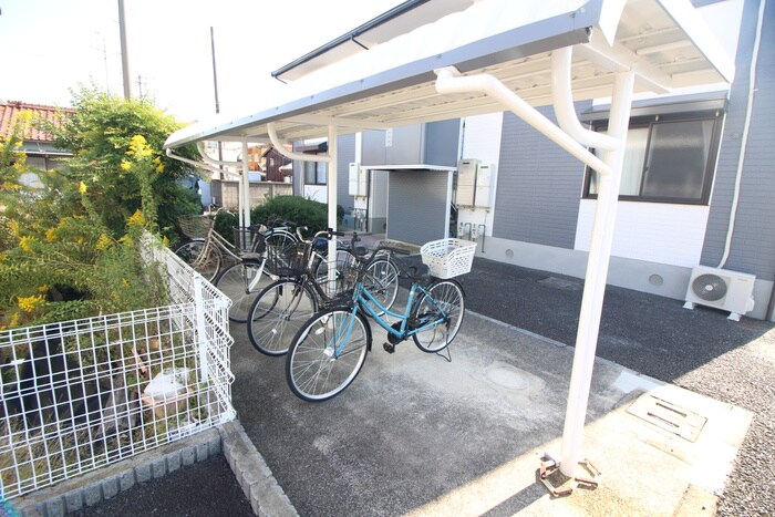物件外観写真6　(駐輪場)
