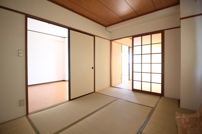 物件内観写真10　(居室)