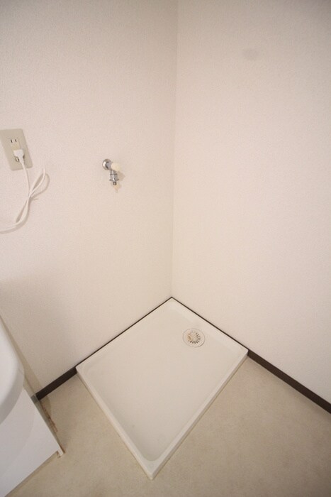 物件内観写真18　(洗濯機置場)