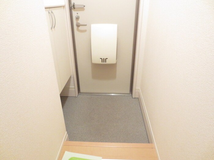 物件内観写真14　(玄関)