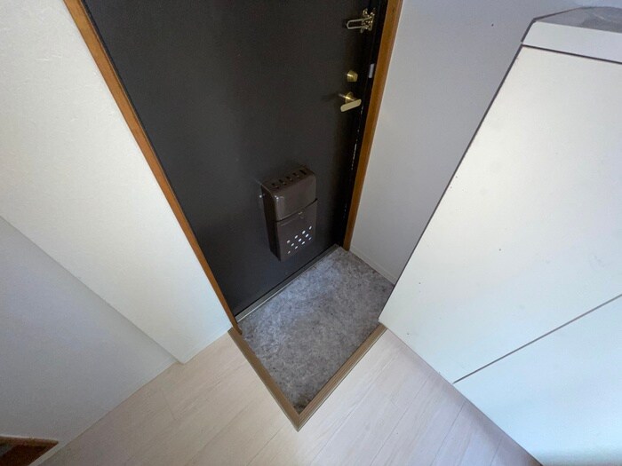 物件内観写真11　(玄関)