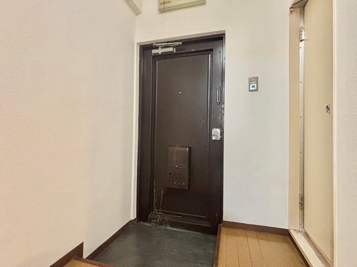 物件内観写真14　(玄関)