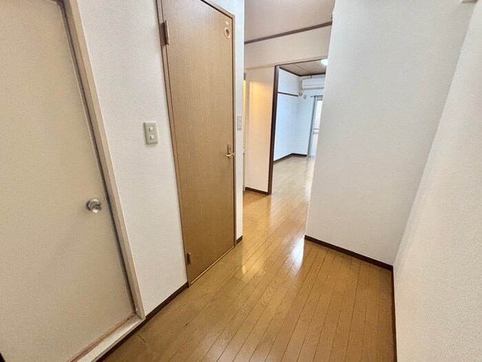 物件内観写真17　(廊下)