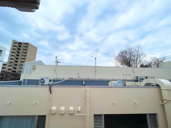 物件内観写真21　(室内からの展望)