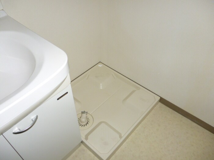 物件内観写真14　(洗濯機置場)