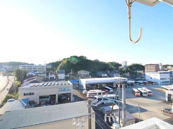 物件内観写真18　(室内からの展望)