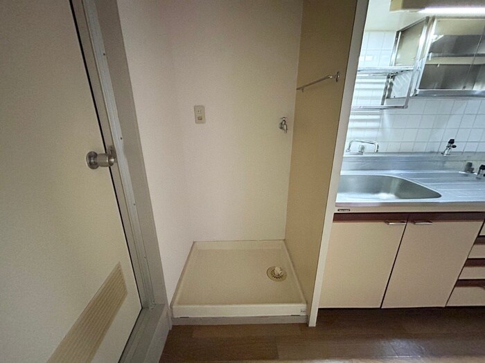 物件内観写真17　(洗濯機置場)