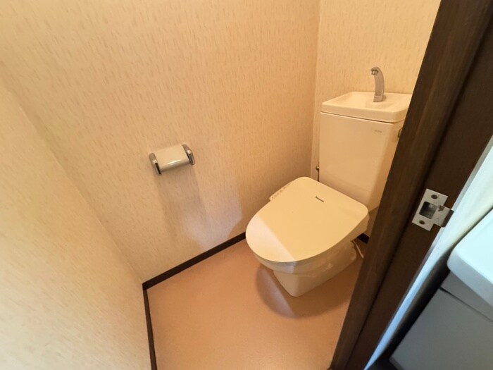 物件内観写真14　(トイレ)