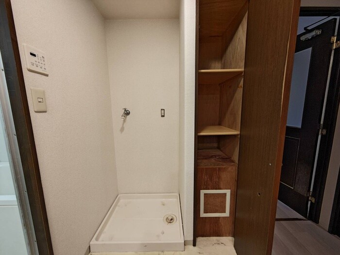 物件内観写真17　(洗濯機置場)