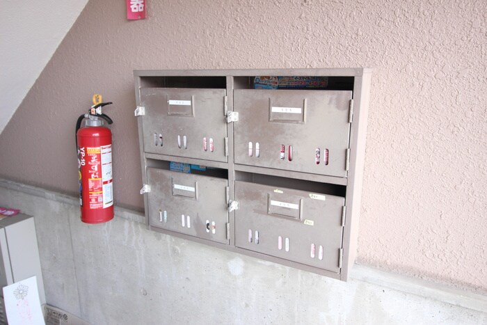 物件外観写真5　(エントランス部分)