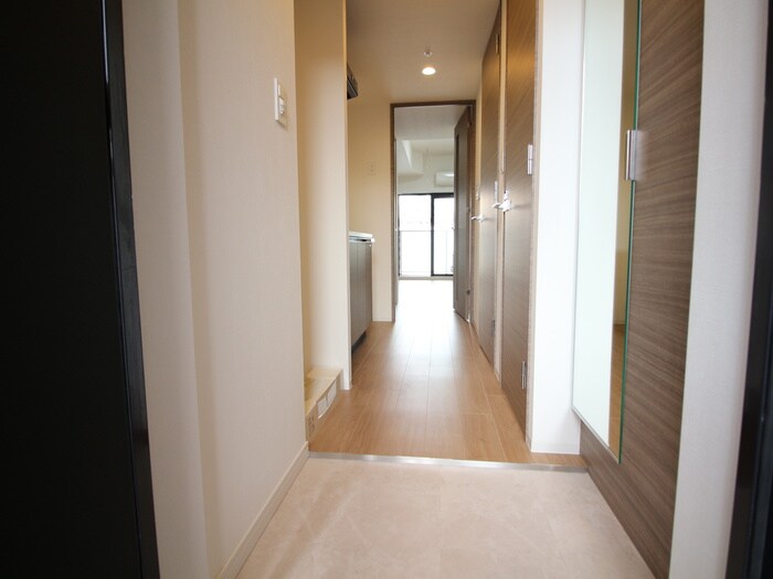 物件内観写真15　(玄関)