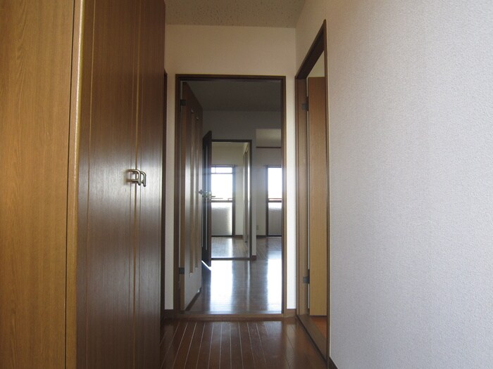 物件内観写真7　(玄関)