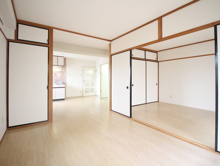 物件内観写真8　(居室)