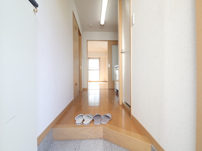 物件内観写真17　(玄関)