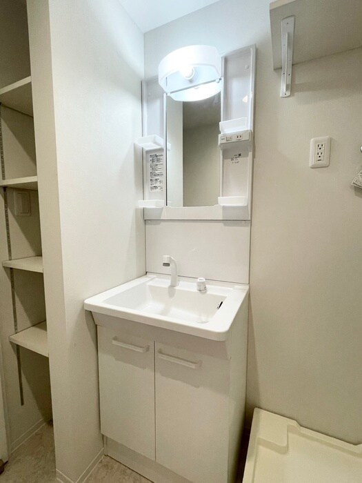 物件内観写真9　(洗面)