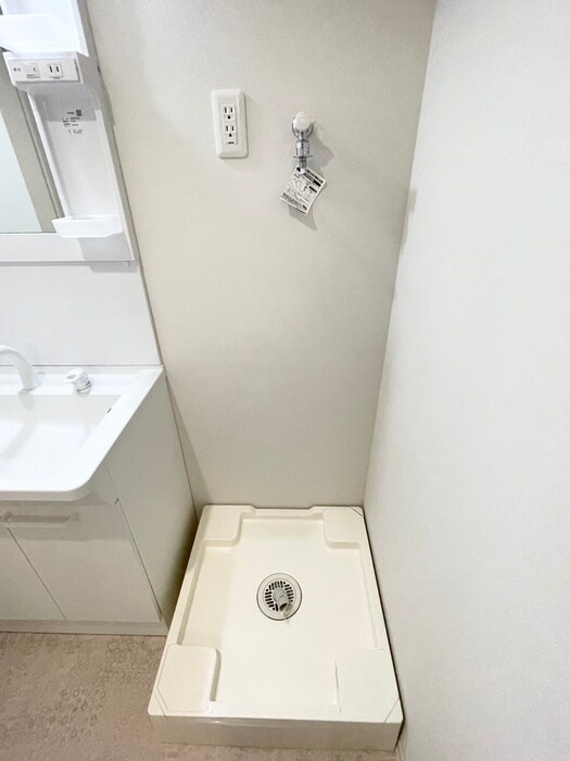 物件内観写真11　(洗濯機置場)