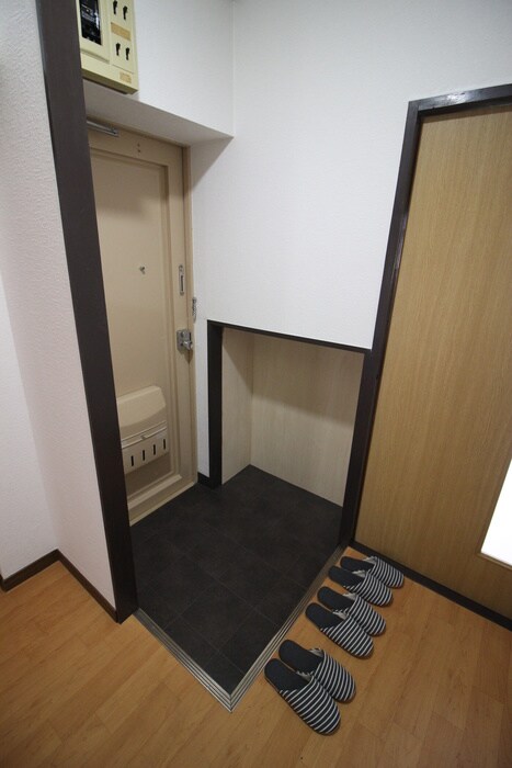 物件内観写真17　(玄関)