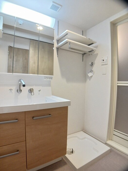 物件内観写真8　(洗面)