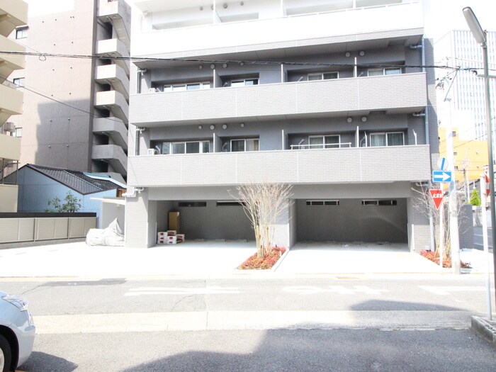 物件外観写真5　(駐車場)