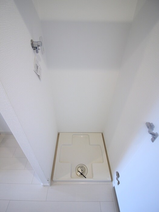 物件内観写真14　(洗濯機置場)