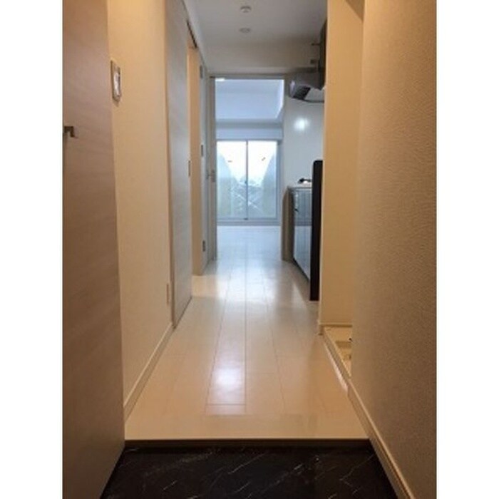 物件内観写真16　(玄関)