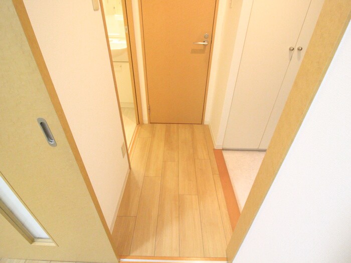 物件内観写真20　(廊下)