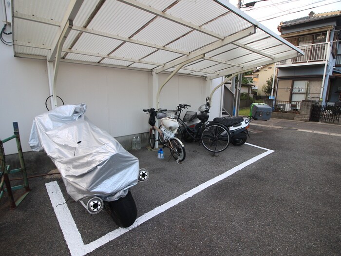 物件外観写真6　(駐輪場)