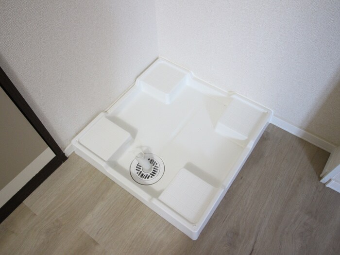 物件内観写真11　(洗濯機置場)