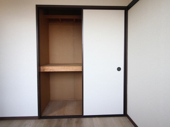 物件内観写真13　(収納)