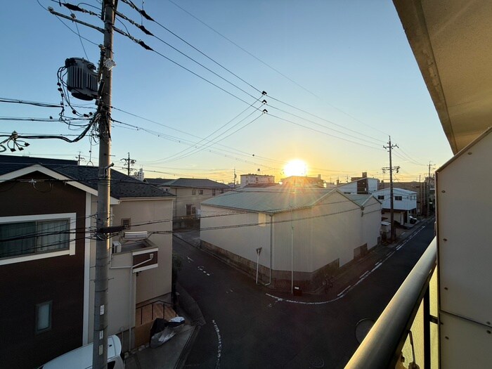 物件内観写真16　(室内からの展望)