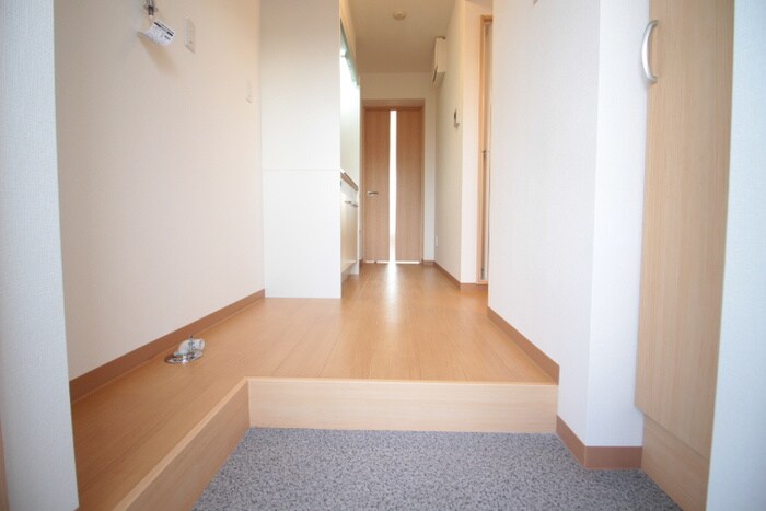 物件内観写真19　(玄関)
