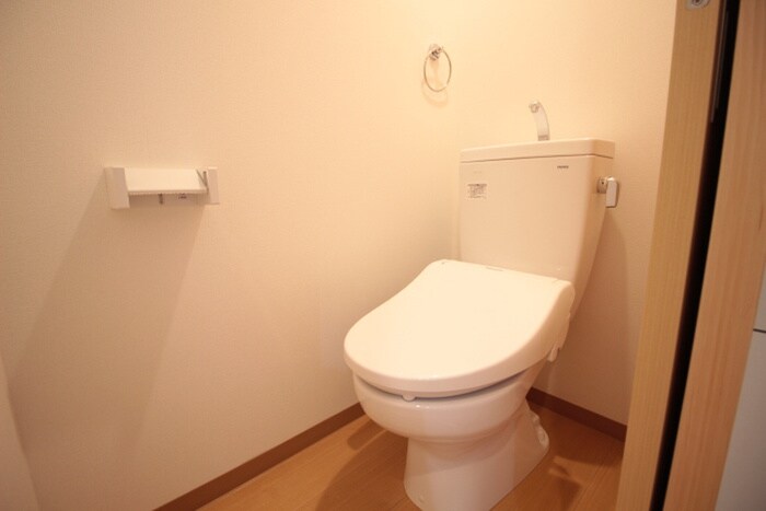 物件内観写真8　(トイレ)