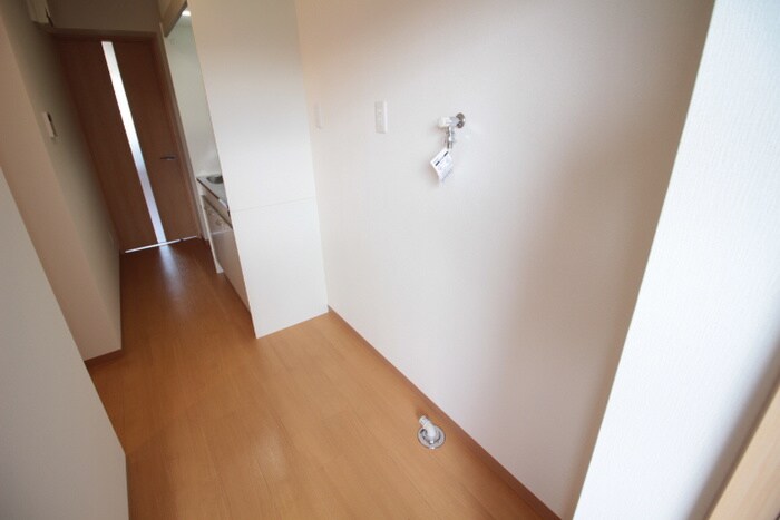 物件内観写真16　(洗濯機置場)