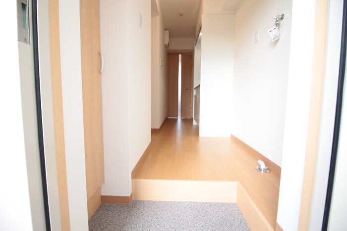 物件内観写真17　(玄関)